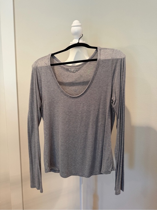 Melrose and Market Tops - Melrose and Market Scoop Neck Long Sleeve Top - Light Gray